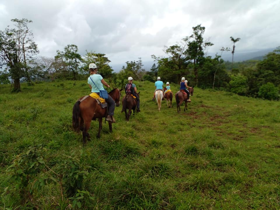 horseback-riding-tour-rio-celeste-farm